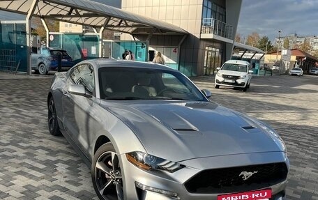 Ford Mustang VI рестайлинг, 2020 год, 3 050 000 рублей, 9 фотография