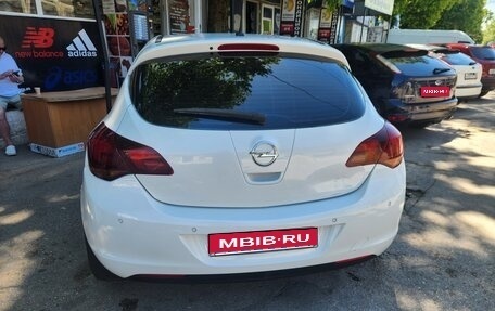 Opel Astra J, 2011 год, 400 000 рублей, 1 фотография