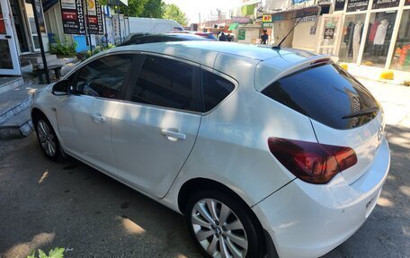 Opel Astra J, 2011 год, 400 000 рублей, 2 фотография