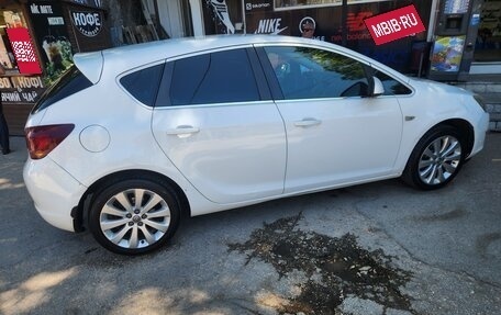 Opel Astra J, 2011 год, 400 000 рублей, 5 фотография