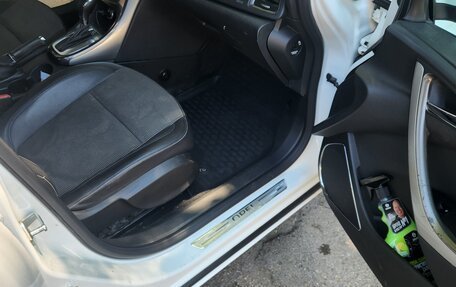 Opel Astra J, 2011 год, 400 000 рублей, 16 фотография