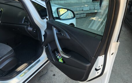 Opel Astra J, 2011 год, 400 000 рублей, 24 фотография