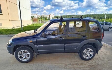 Chevrolet Niva I рестайлинг, 2011 год, 499 000 рублей, 3 фотография