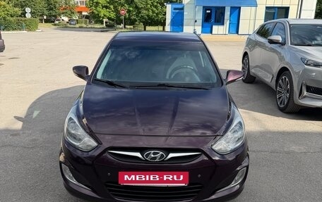 Hyundai Solaris II рестайлинг, 2011 год, 620 000 рублей, 6 фотография
