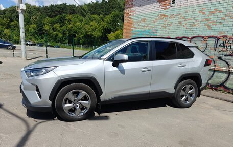 Toyota RAV4, 2020 год, 2 780 000 рублей, 4 фотография