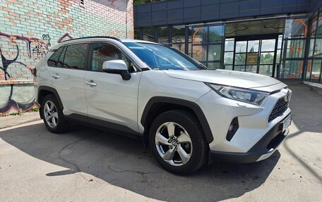 Toyota RAV4, 2020 год, 2 780 000 рублей, 3 фотография