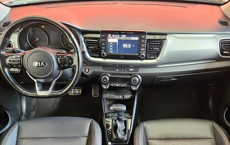 KIA Stonic, 2017 год, 1 750 000 рублей, 9 фотография