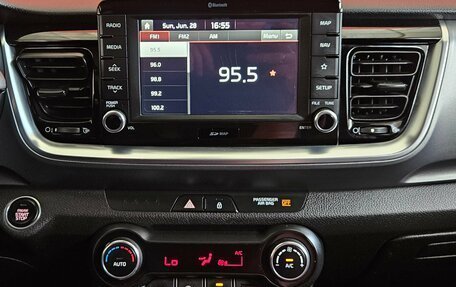 KIA Stonic, 2017 год, 1 750 000 рублей, 14 фотография