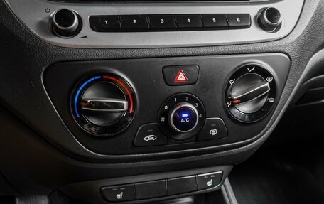 Hyundai Solaris II рестайлинг, 2017 год, 1 339 000 рублей, 12 фотография