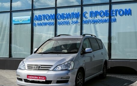 Toyota Ipsum II, 2004 год, 685 000 рублей, 1 фотография