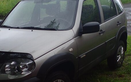 Chevrolet Niva I рестайлинг, 2014 год, 550 000 рублей, 2 фотография