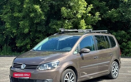 Volkswagen Touran III, 2014 год, 949 000 рублей, 2 фотография