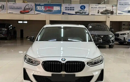 BMW 1 серия, 2022 год, 1 866 000 рублей, 2 фотография