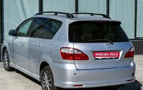 Toyota Ipsum II, 2004 год, 685 000 рублей, 3 фотография