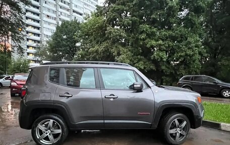 Jeep Renegade I рестайлинг, 2018 год, 2 200 000 рублей, 2 фотография