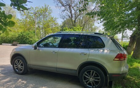 Volkswagen Touareg III, 2015 год, 2 300 000 рублей, 2 фотография