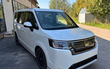 Honda Stepwgn, 2023 год, 2 900 000 рублей, 7 фотография