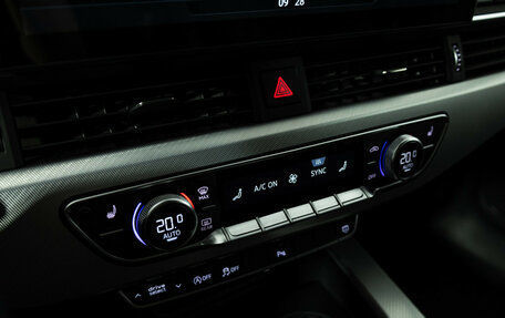 Audi A4, 2015 год, 2 300 000 рублей, 21 фотография