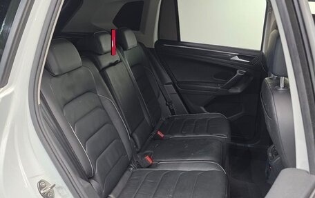 Volkswagen Tiguan II, 2021 год, 2 340 000 рублей, 8 фотография