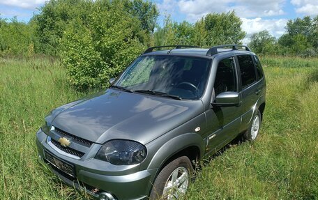 Chevrolet Niva I рестайлинг, 2018 год, 750 000 рублей, 1 фотография