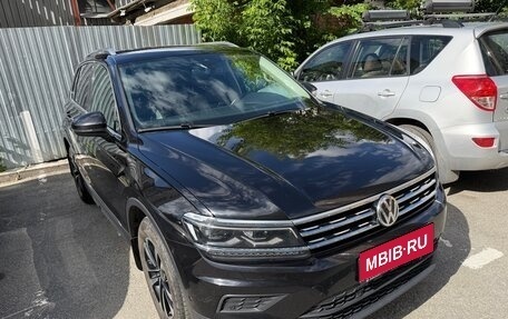 Volkswagen Tiguan II, 2019 год, 3 250 000 рублей, 1 фотография