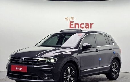 Volkswagen Tiguan II, 2020 год, 2 198 000 рублей, 1 фотография