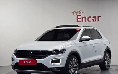 Volkswagen T-Roc I, 2021 год, 2 000 000 рублей, 1 фотография
