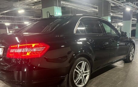 Mercedes-Benz E-Класс, 2011 год, 1 660 000 рублей, 2 фотография