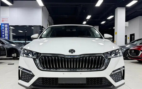 Skoda Octavia, 2022 год, 1 750 000 рублей, 2 фотография