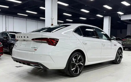 Skoda Octavia, 2022 год, 1 750 000 рублей, 4 фотография
