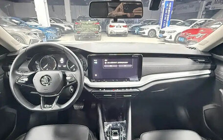 Skoda Octavia, 2022 год, 1 750 000 рублей, 10 фотография