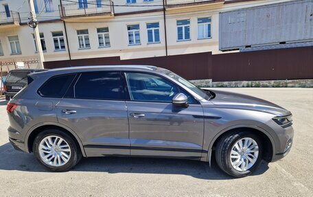 Volkswagen Touareg III, 2018 год, 3 800 000 рублей, 3 фотография