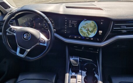 Volkswagen Touareg III, 2018 год, 3 800 000 рублей, 2 фотография