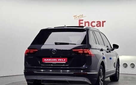 Volkswagen Tiguan II, 2020 год, 2 198 000 рублей, 4 фотография