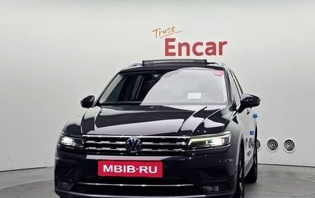 Volkswagen Tiguan II, 2020 год, 2 198 000 рублей, 3 фотография