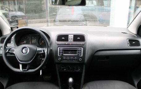 Volkswagen Polo VI (EU Market), 2015 год, 670 000 рублей, 11 фотография