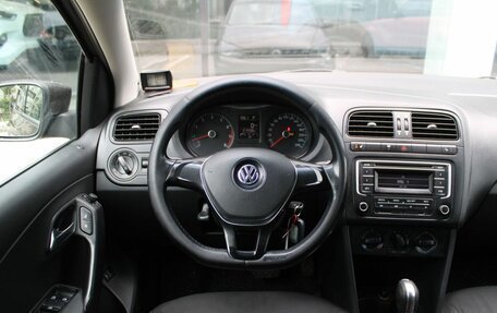 Volkswagen Polo VI (EU Market), 2015 год, 670 000 рублей, 12 фотография