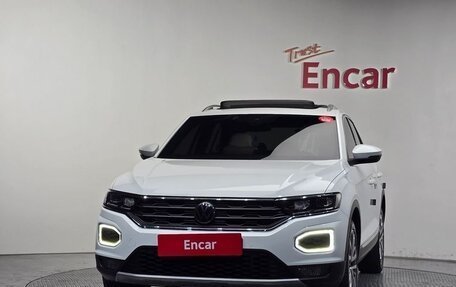 Volkswagen T-Roc I, 2021 год, 2 000 000 рублей, 3 фотография