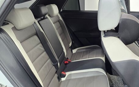 Volkswagen T-Roc I, 2021 год, 2 000 000 рублей, 8 фотография