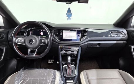Volkswagen T-Roc I, 2021 год, 2 000 000 рублей, 5 фотография