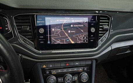 Volkswagen T-Roc I, 2021 год, 2 000 000 рублей, 9 фотография