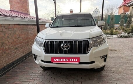Toyota Land Cruiser Prado 150 рестайлинг 2, 2019 год, 5 300 000 рублей, 2 фотография