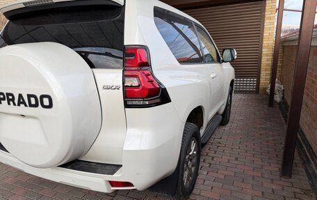 Toyota Land Cruiser Prado 150 рестайлинг 2, 2019 год, 5 300 000 рублей, 5 фотография