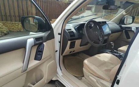 Toyota Land Cruiser Prado 150 рестайлинг 2, 2019 год, 5 300 000 рублей, 6 фотография