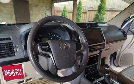 Toyota Land Cruiser Prado 150 рестайлинг 2, 2019 год, 5 300 000 рублей, 9 фотография