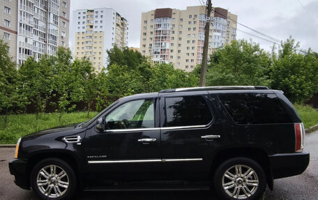 Cadillac Escalade III, 2013 год, 2 300 000 рублей, 2 фотография