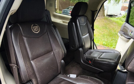 Cadillac Escalade III, 2013 год, 2 300 000 рублей, 15 фотография