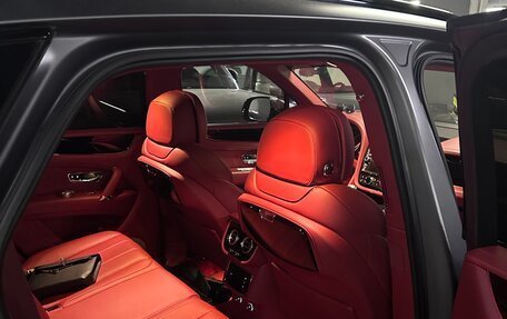 Bentley Bentayga I, 2018 год, 12 500 000 рублей, 4 фотография