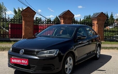 Volkswagen Jetta VI, 2013 год, 1 030 000 рублей, 3 фотография