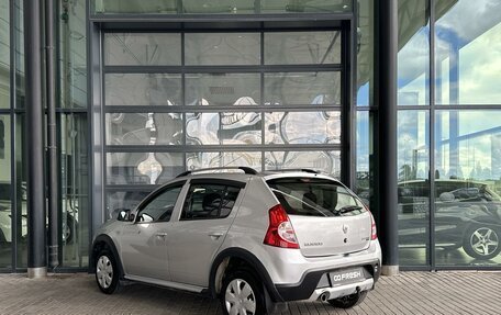 Renault Sandero I, 2013 год, 685 000 рублей, 2 фотография